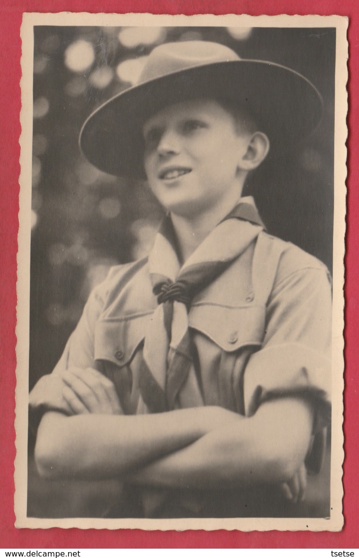 Famille Royale - Le Prince Baudouin En Boy Scout ( Voir Verso ) - Scoutisme