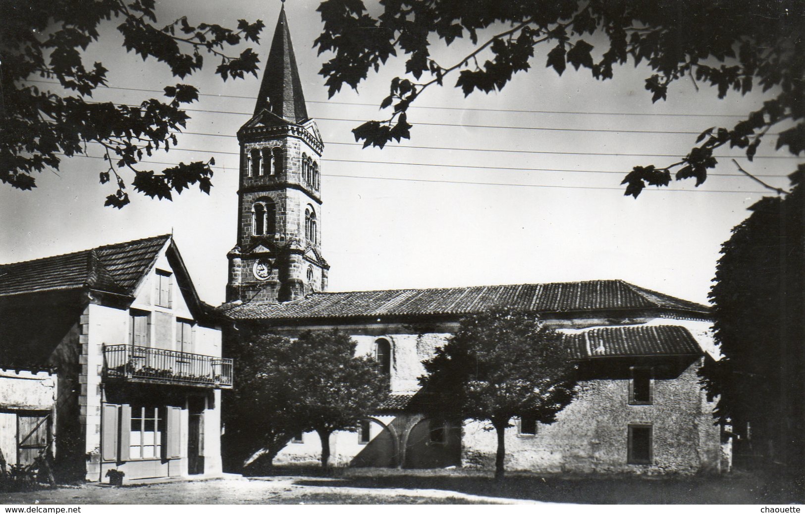 OUST...l Eglise.noir Et Blanc  Edit Larrey..no.2007.... - Oust