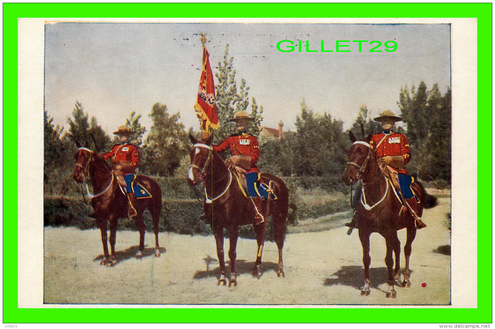 MÉTIERS - R. C. M. P. GUIDON AND ESCORT, BARRACKS, REGINA IN 1935 - - Police - Gendarmerie