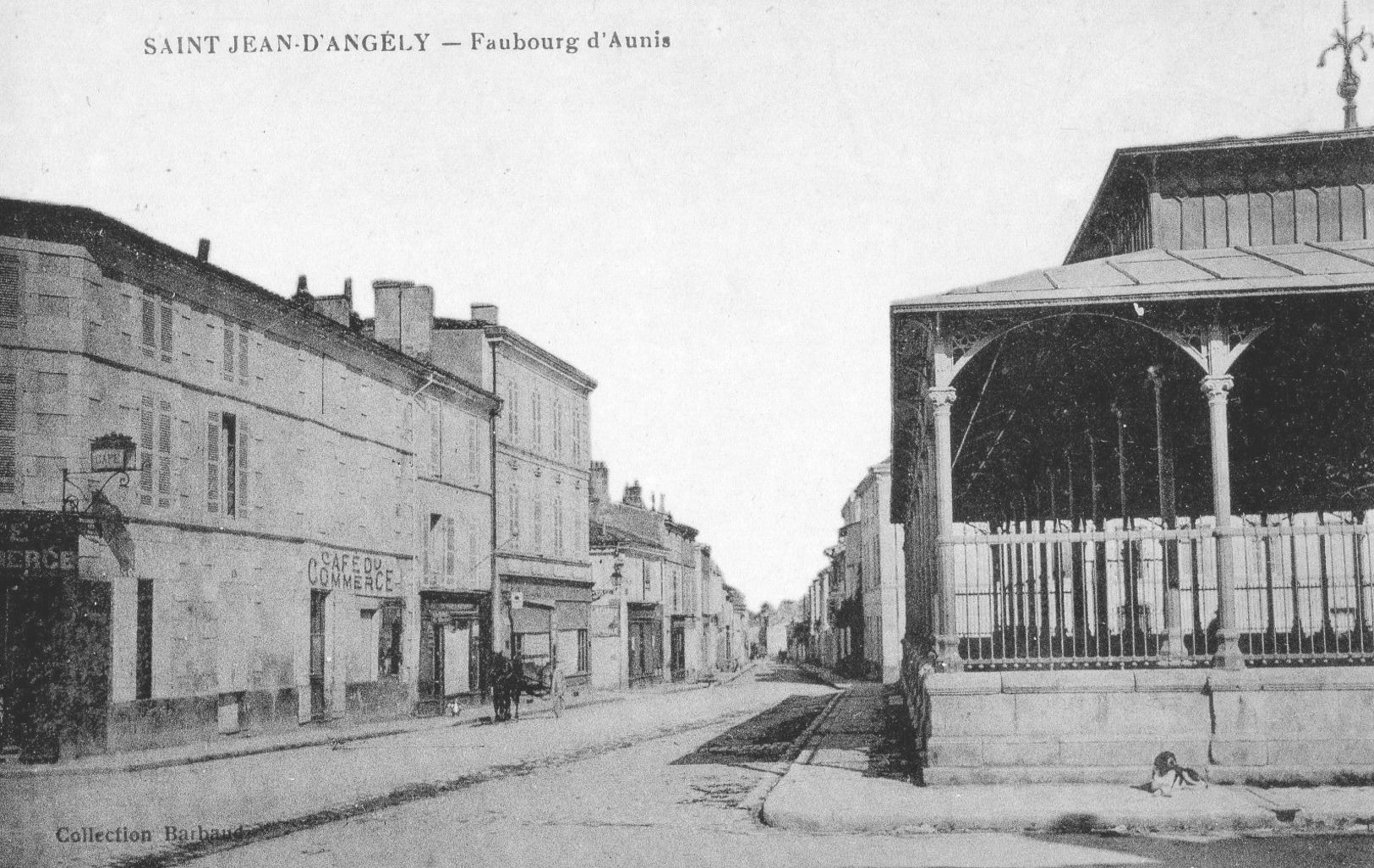 CPA - SAINT-JEAN D'ANGELY - FBG D'AUNIS - Photographie