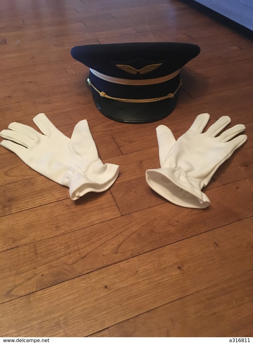 ANCIENNE CASQUETTE ARMEE DE L'AIR - SUPERBE ETAT AVEC GANTS - Casques & Coiffures