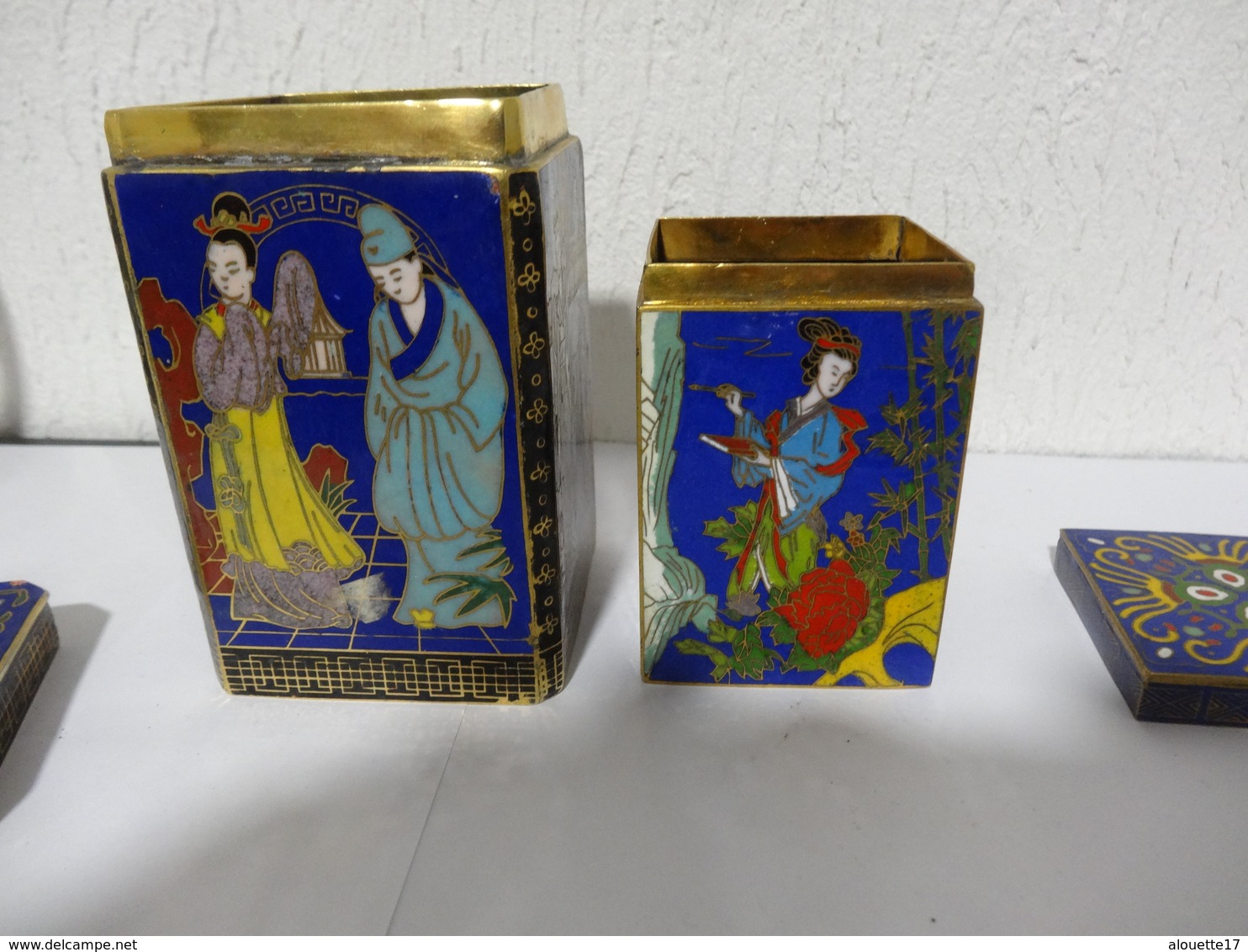 2 ANCIENNES BOITES EN CLOISONNE - Art Oriental