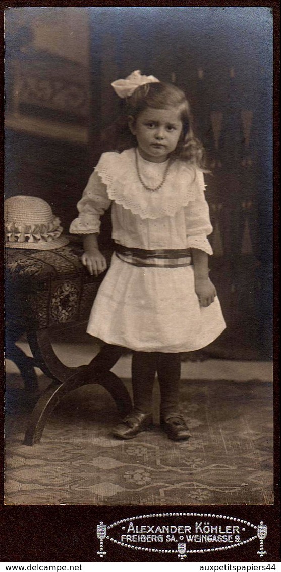 Tirage Photo Albuminé Cartonné - CDV - Fillette Au Chapeau Par Alexander Köhler - Freiberg Sa. à Weingasse 9 - Alte (vor 1900)