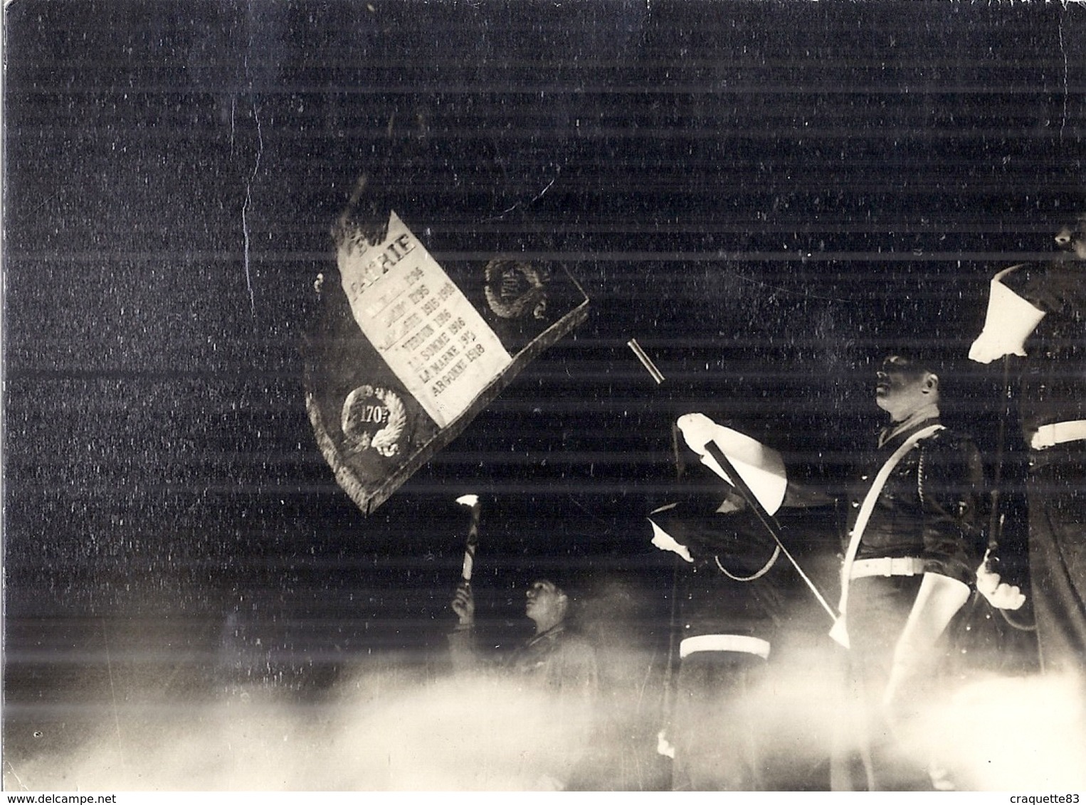 REMISE DE FOURRAGERE AUX COULEURS DE LA MEDAILLE MILITAIRE ET PRESENTE AU DRAPEAU DU 170èREGt D'INFANTERIE 7/1971 - Guerre, Militaire