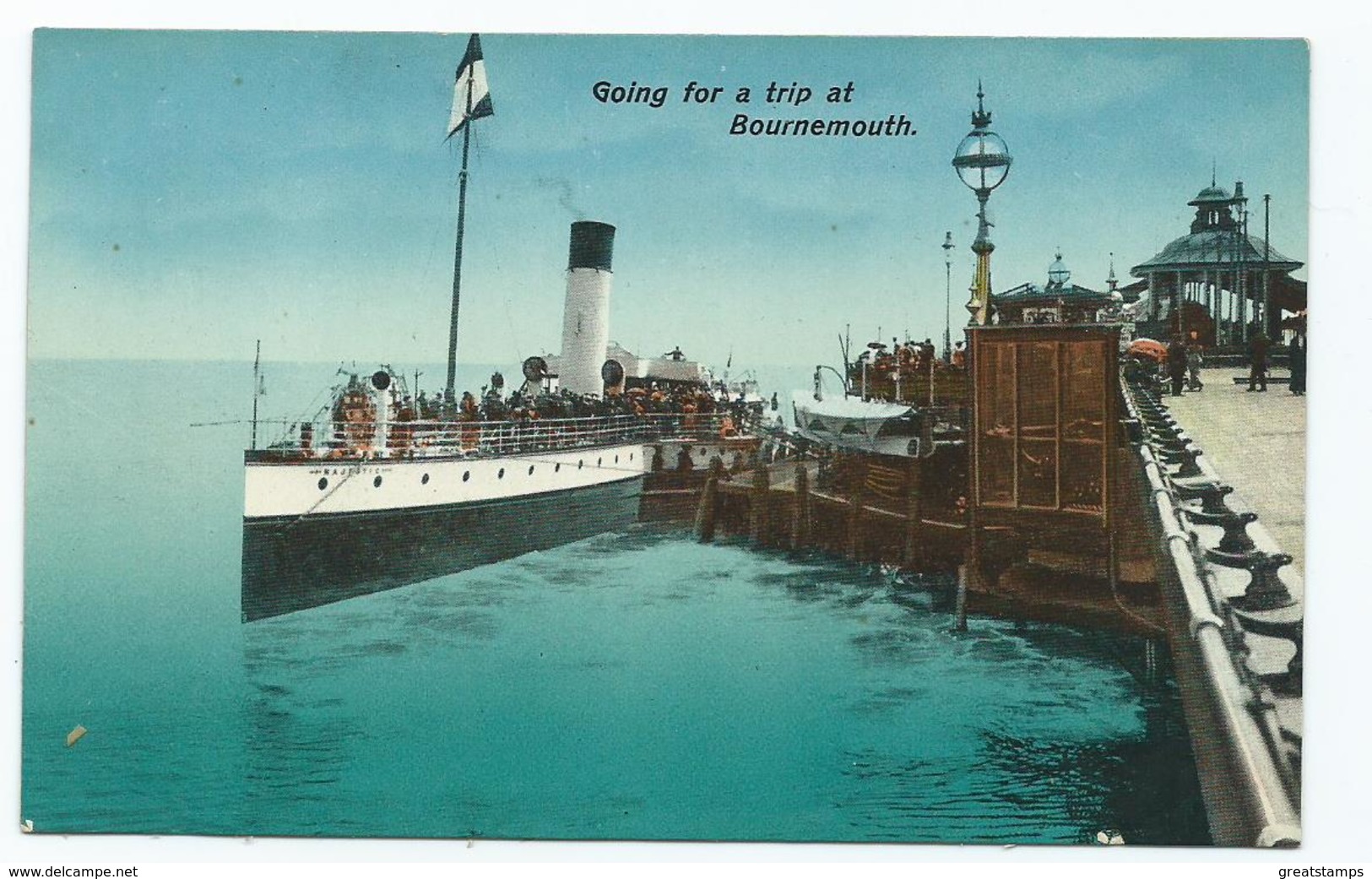 DORSET POSTCARD 1930S Going On A Boat Trip At Bournemouth  Unused J.welch - Bournemouth (from 1972)