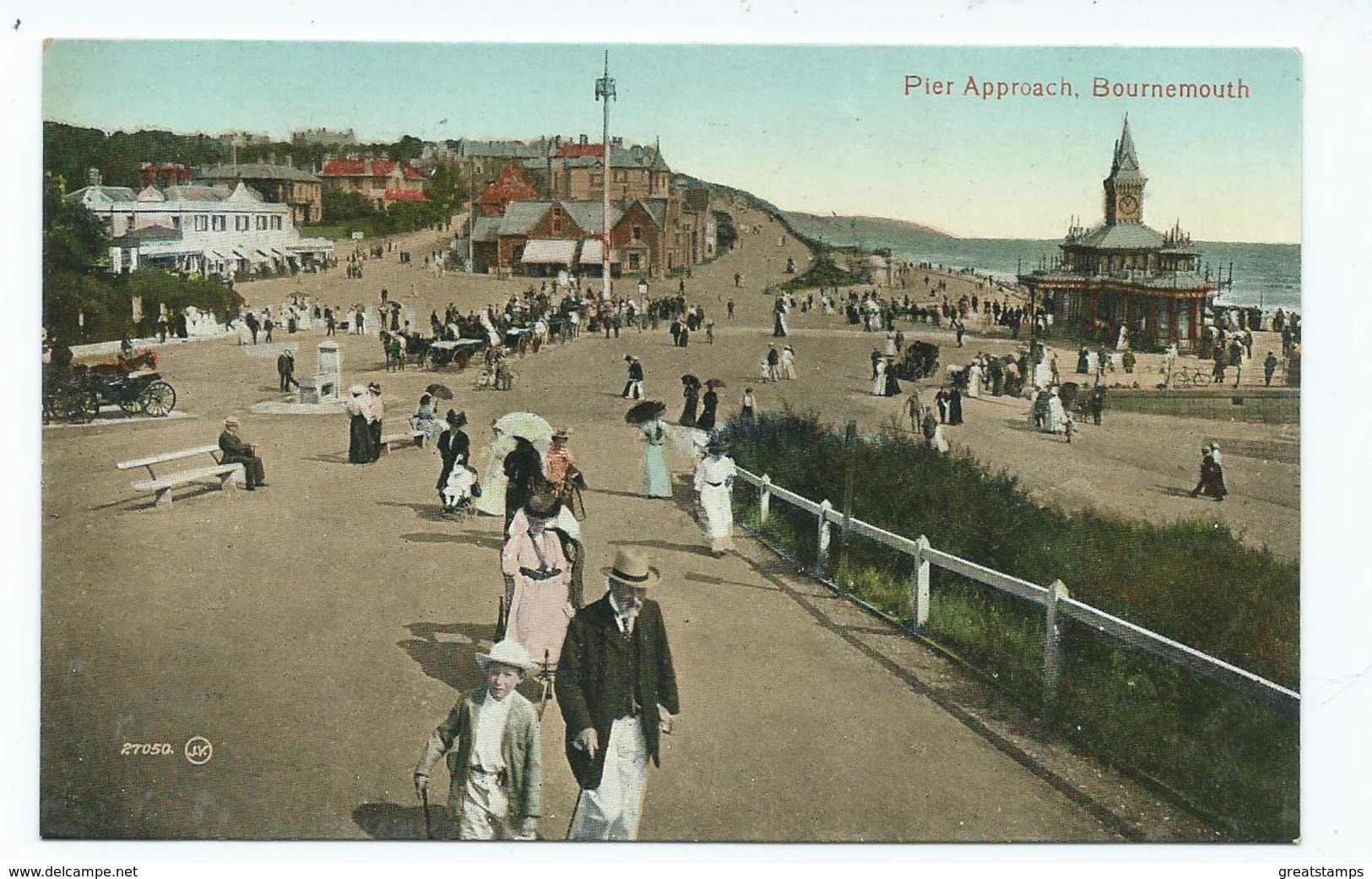 DORSET POSTCARD 1930S Pier Approach   Bournemouth  Unused Valentines - Bournemouth (from 1972)