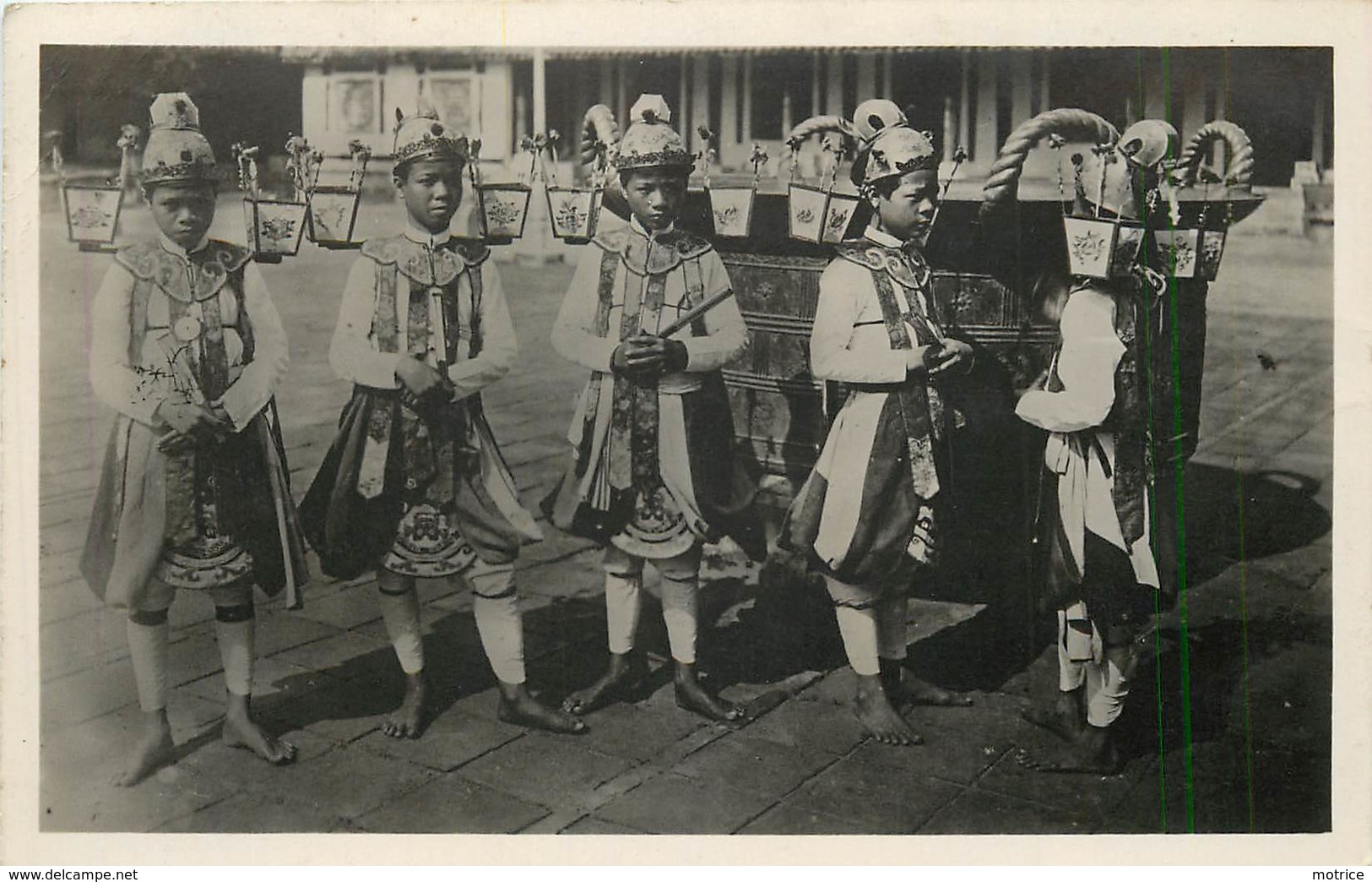 LES ARTS COLONIAUX (paris 1931)- Indo-Chine,danseurs Cambodgiens. - Madagascar