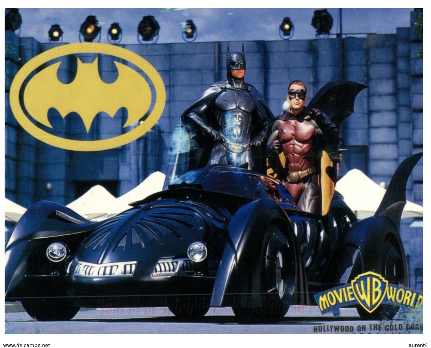 (190) Australia - QLD - Movie World - Batman And Robin And Bat Mobile (posted With Singapore Stamp At Back Of Card) - Gold Coast