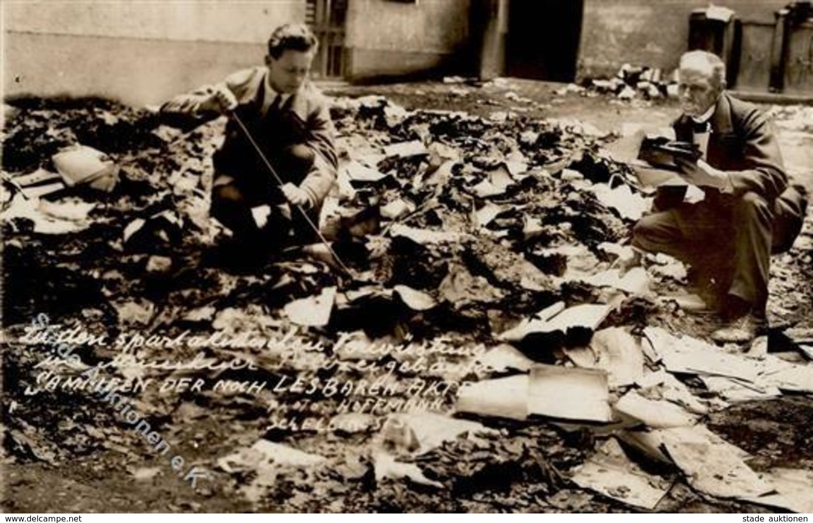 Revolution München (8000) Nach Der Verwüstung Sammeln Von Noch Lesbaren Akten Foto AK I-II - Guerre