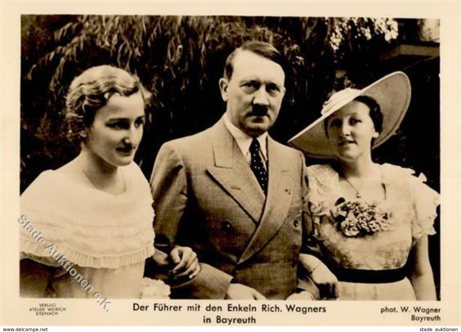 HITLER WK II - Hitler In BAYREUTH Bei D. Enkeln Richard Wagners I - Guerre 1939-45