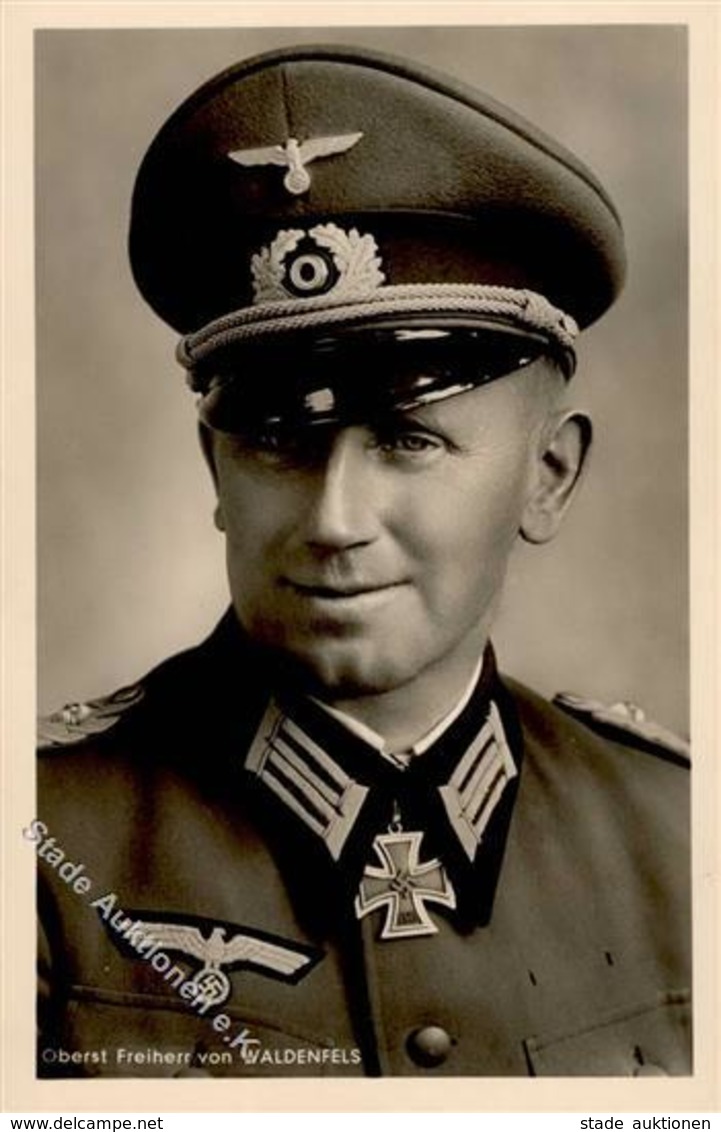 Ritterkreuzträger WK II Freiherr Von Waldenfels Oberst PH 70 Foto AK I-II (RS Klebereste) - War 1939-45