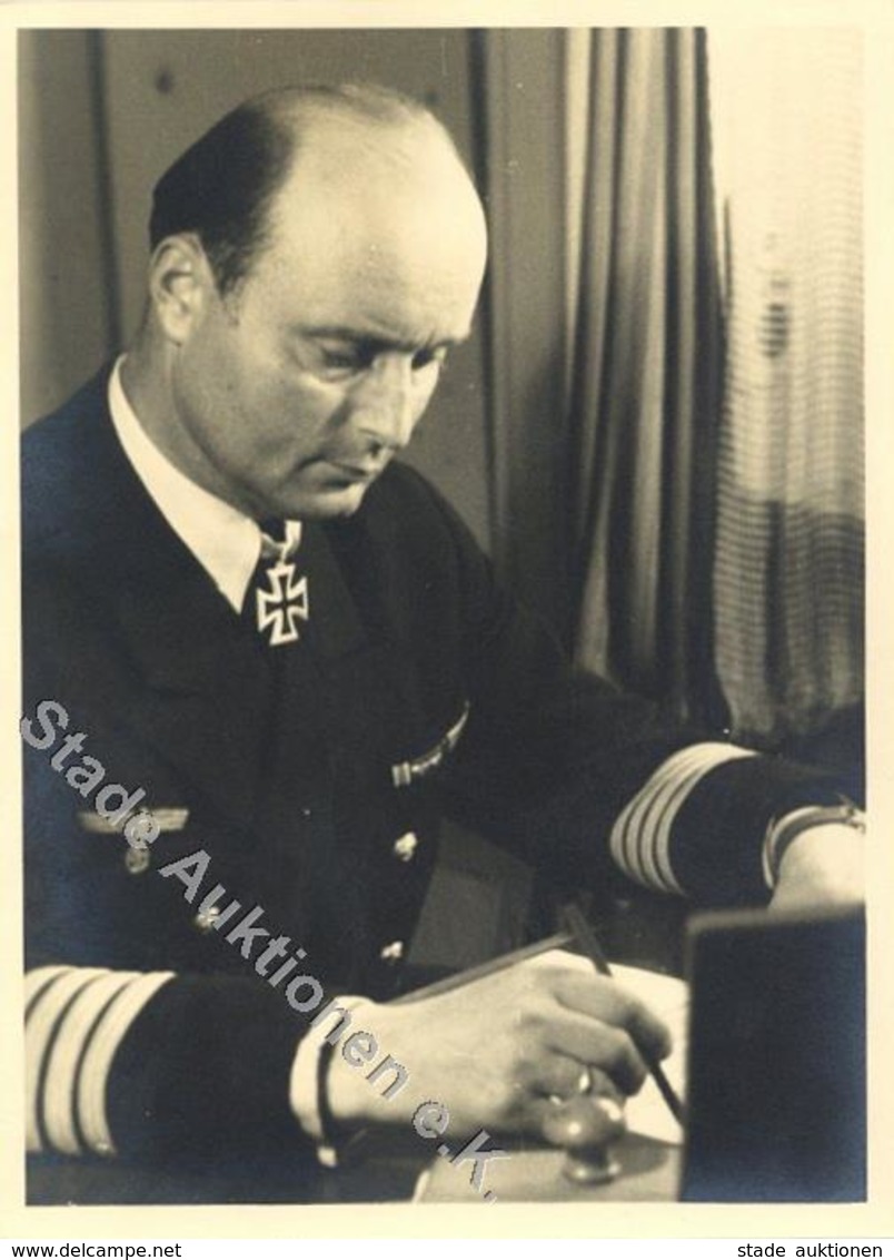 Ritterkreuzträger WK II Reinicke, Hans-Jürgen Kommandant Der Prinz Eugen Lot Mit 2 Fotos 13 X 18 Cm Davon 1x Mit Rs Widm - War 1939-45