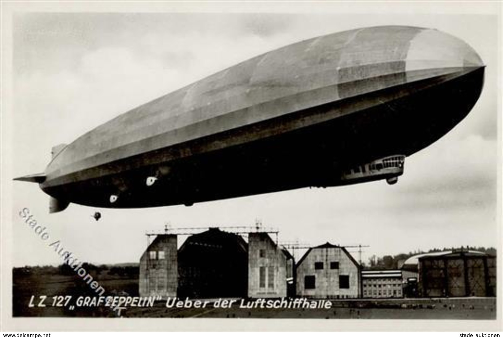 Zeppelin LZ 127 Graf Zeppelin über Der Luftschiffhalle Foto AK I-II Dirigeable - Dirigeables