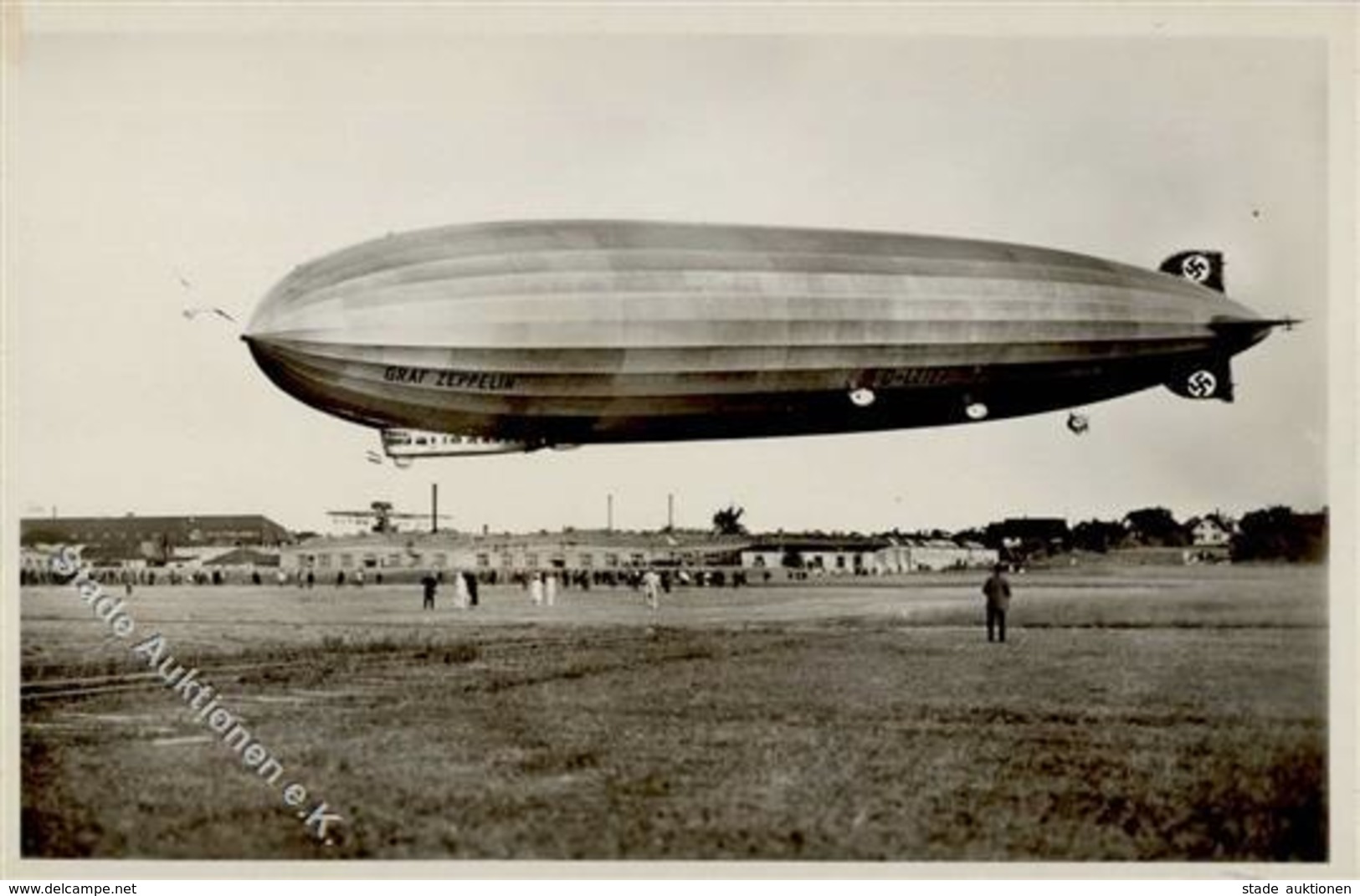 Zeppelin WK II Graf Zeppelin Landung Foto AK I-II Dirigeable - Dirigeables
