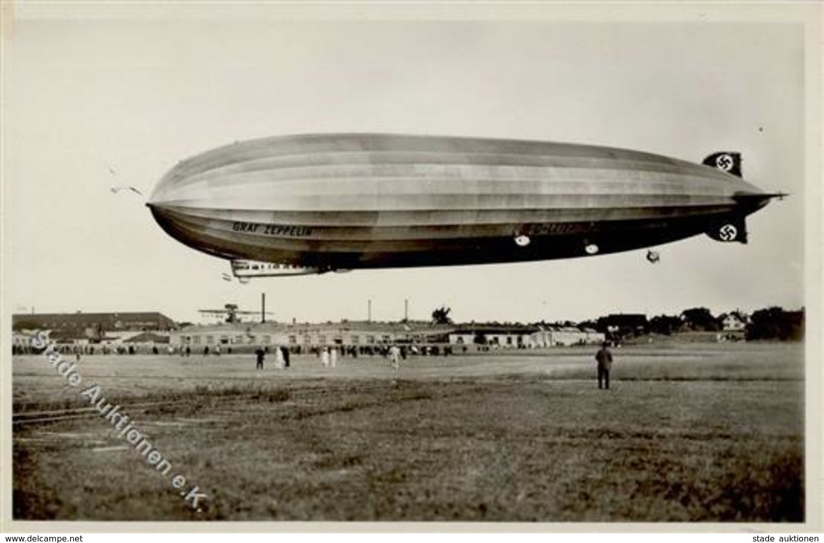 Zeppelin WK II Graf Zeppelin Landung Foto AK I-II Dirigeable - Zeppeline