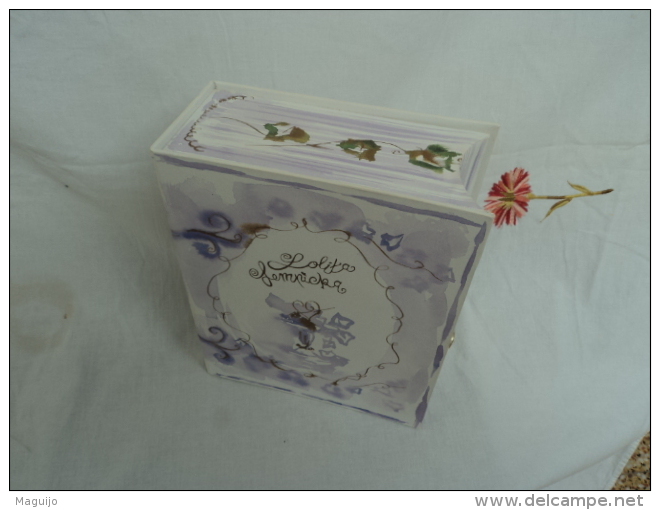 LOLITA LEMPICKA" CHARMES ET SORTILEGES"  BOITE  ASSEZ RARE  LIRE ET VOIR!! - Miniatures Femmes (avec Boite)