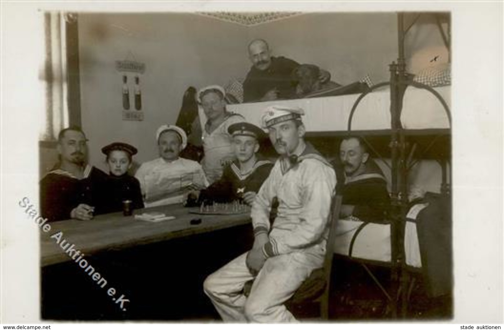 SCHACH - Foto-Ak Soldaten In Marine-Kaserne Beim Schachspiel I - Schach