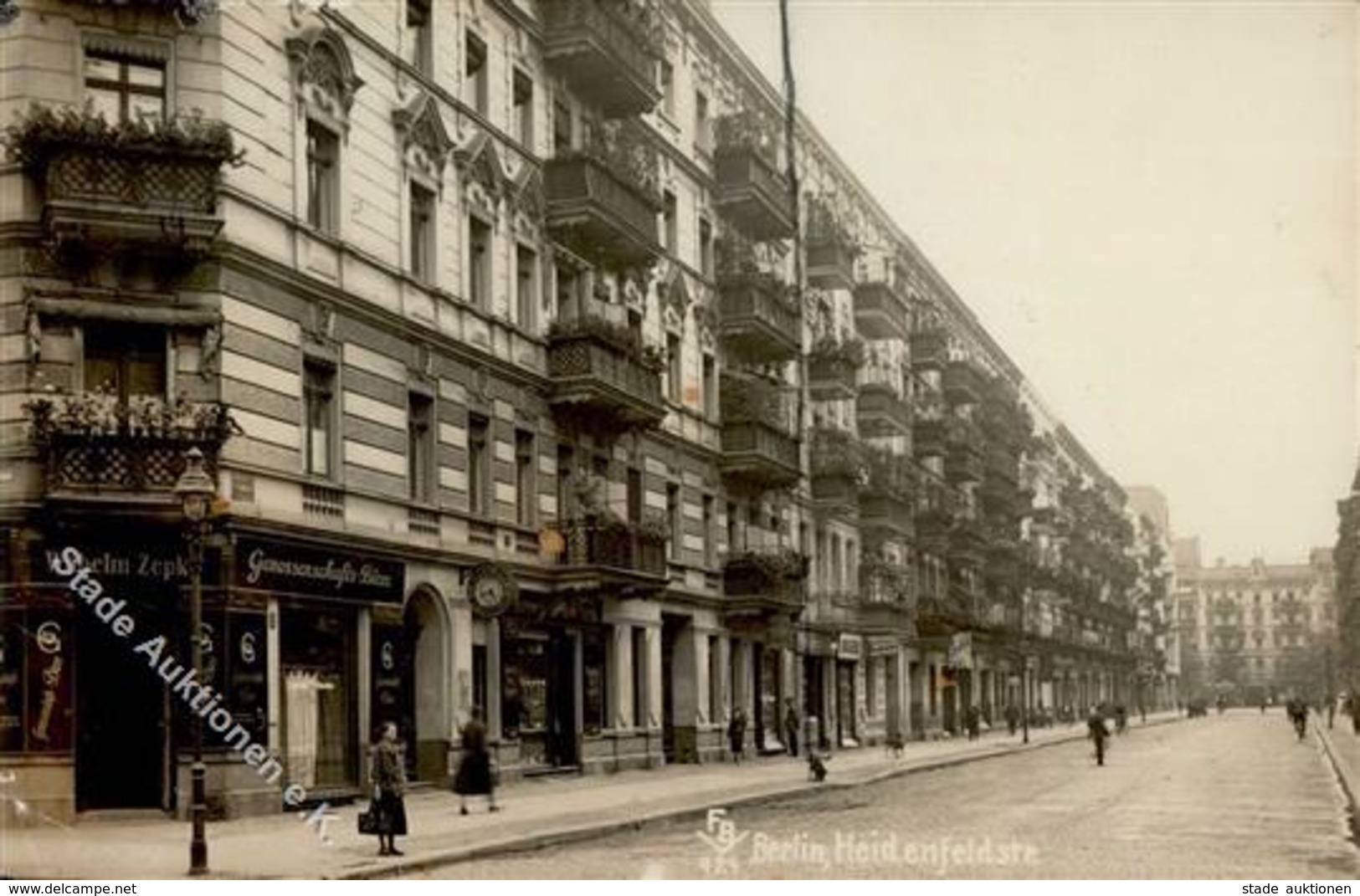 Friedrichshain (O1020) Gasthaus W. Zepke Genossenschafts Biere Heidenfeldstrasse Foto AK 1928 II (Stauchung) - War 1914-18