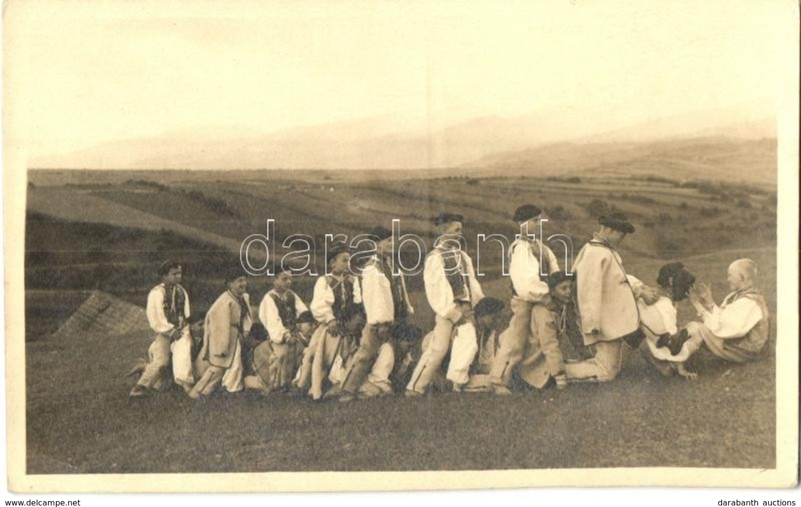 ** 35 Db Régi Felvidéki, Szlovák Folklór Képeslap, Népviselet. Fényképezte Karel Plicka / 35 Pre-1945 Slovakian Folklore - Unclassified