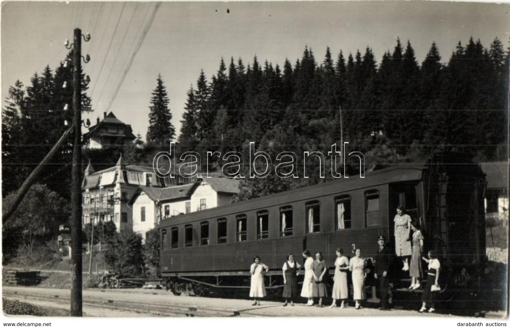 * T2/T3 Arad, Hegyaljai Motoros Vasútállomás, Vasutas, Hölgyek / Railway Station, Train, Railwayman With Ladies. Wild En - Unclassified