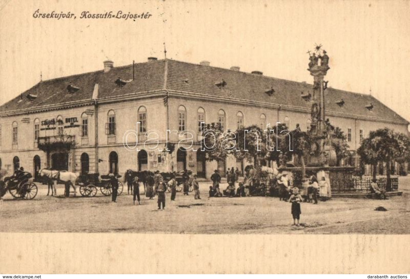 T2 Érsekújvár, Nove Zamky; Kossuth Lajos Tér, Arany Oroszlán Szálloda. Adler József Kiadása 426. / Kossuth Square, Hotel - Unclassified