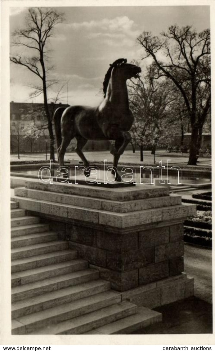 ** T1 Berlin, Neuen Reichskanzlei, Bronzeplastik / Statue - Unclassified