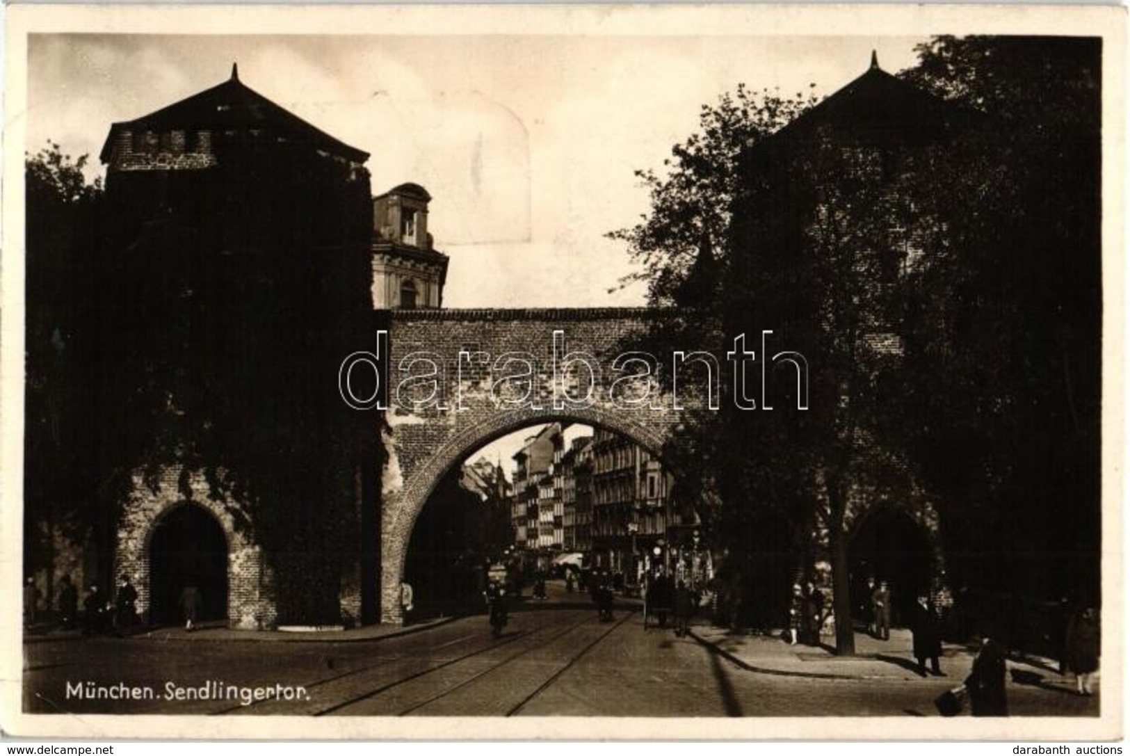 * T2 München, Munich; Sendlingertor / Street View With Gate - Unclassified