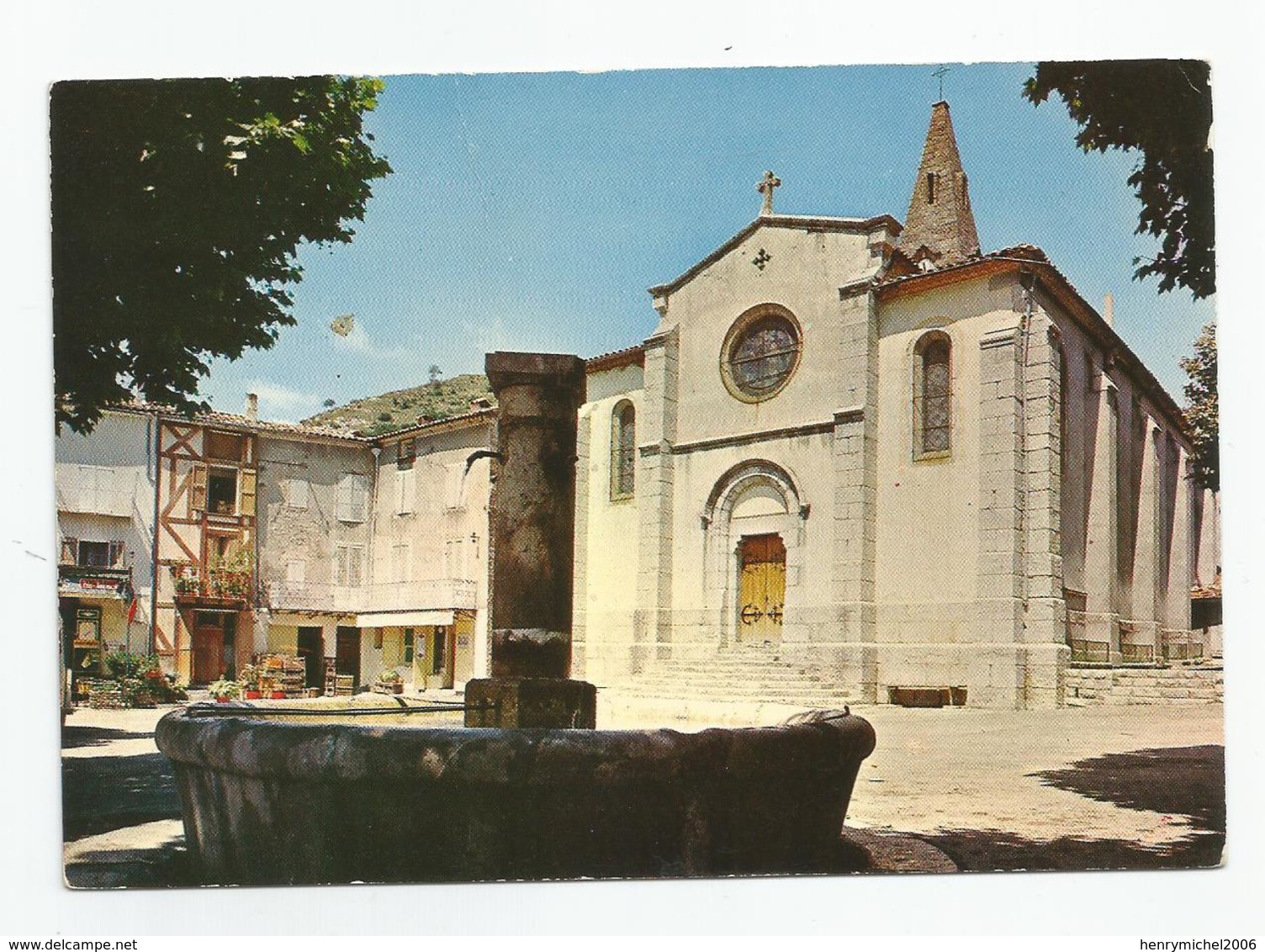 04 Basses Alpes Barreme La Place De L'église - Sonstige & Ohne Zuordnung