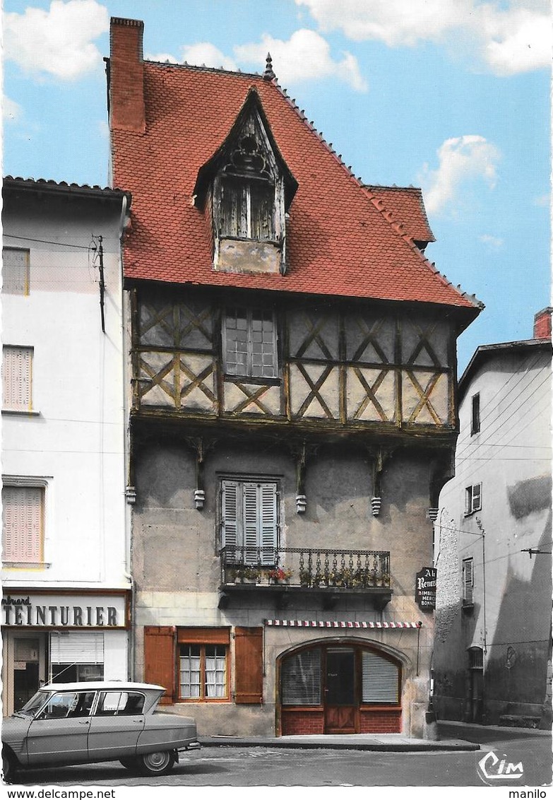 63 - COURPIERE - Maison Moyennageuse Du XIVe S - Magasins A LA RENAISSANCE Et TEINTURIER -carte Couleur CIM COMBIER à MA - Courpiere