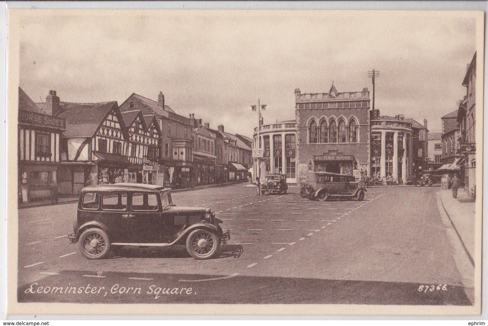 LEOMINSTER - Corn Square The Picture House Old Car - Herefordshire