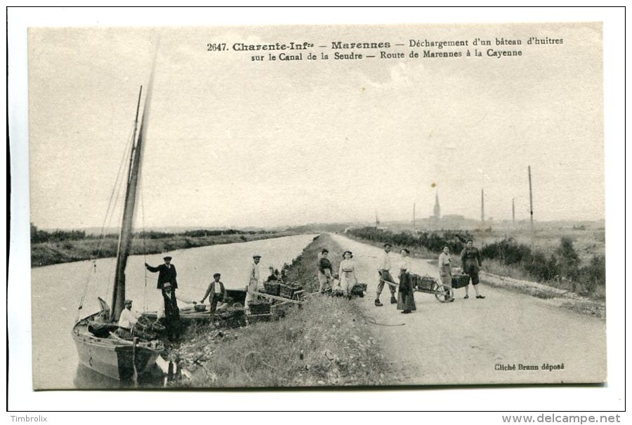 FRANCE (17) - MARENNES (Charente-Maritime) - Déchargement D' Un Bâteau D' Huitres Sur Le Canal De La Seudre - Marennes