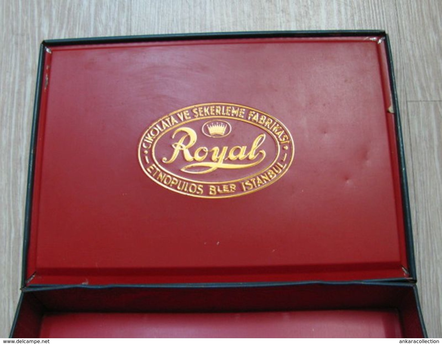AC - ROYAL CHOCOLATE & CONFECTIONERY ETNOPULOS BLER ISTANBUL TURKEY EMPTY VINTAGE TIN BOX - Boxes