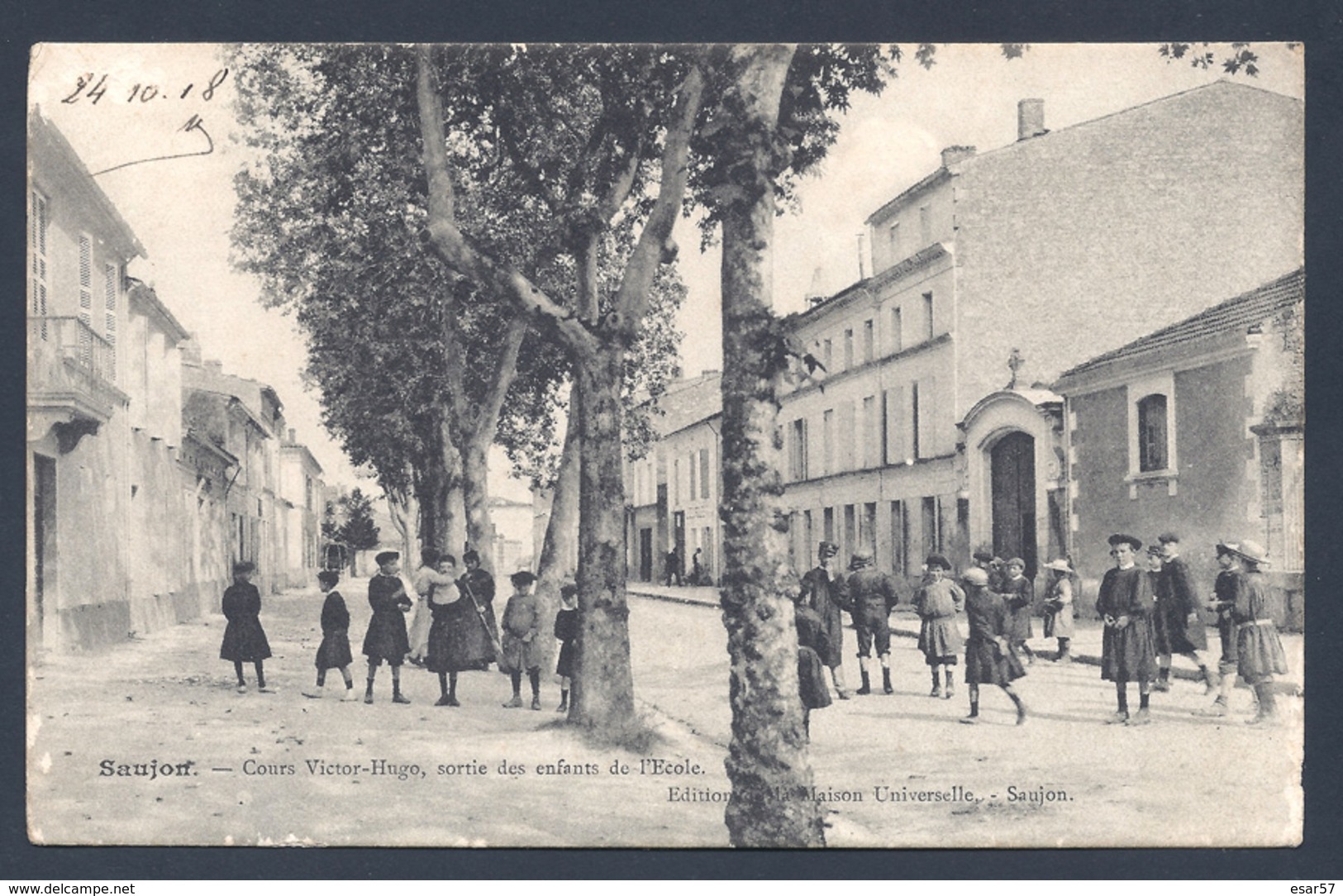 SAUJON COURS VICTOR HUGO SORTIE DES ENFANTS DE L ECOLE - Saujon