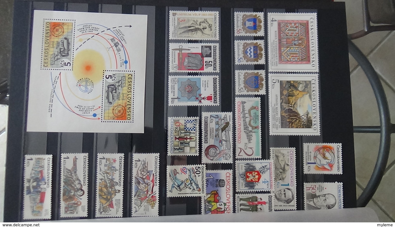 Très belle collection de timbres, blocs et carnets tout est ** de Tchecoslovaquie. Port offert à partir de 50E d'achats