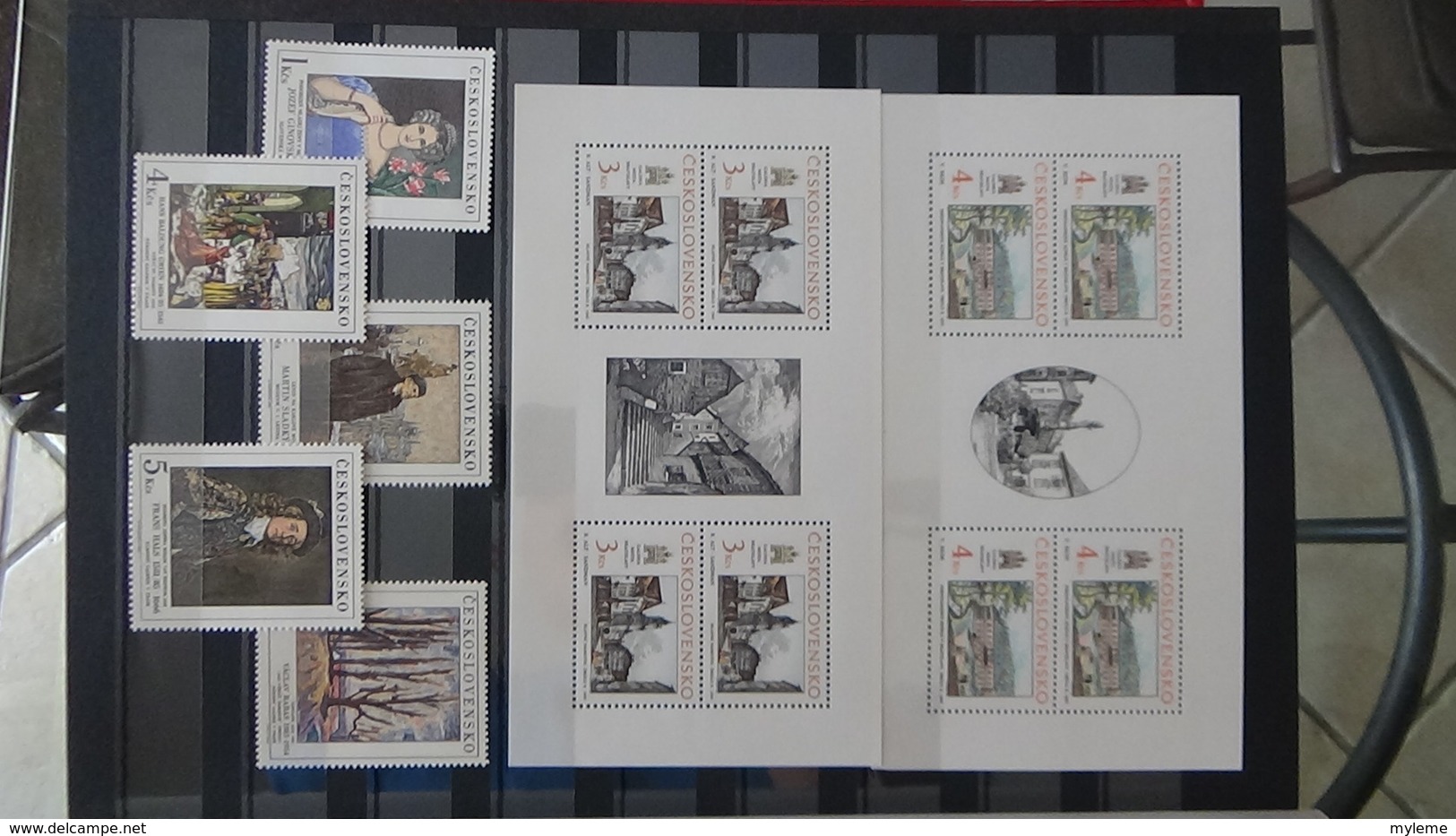 Très belle collection de timbres, blocs et carnets tout est ** de Tchecoslovaquie. Port offert à partir de 50E d'achats