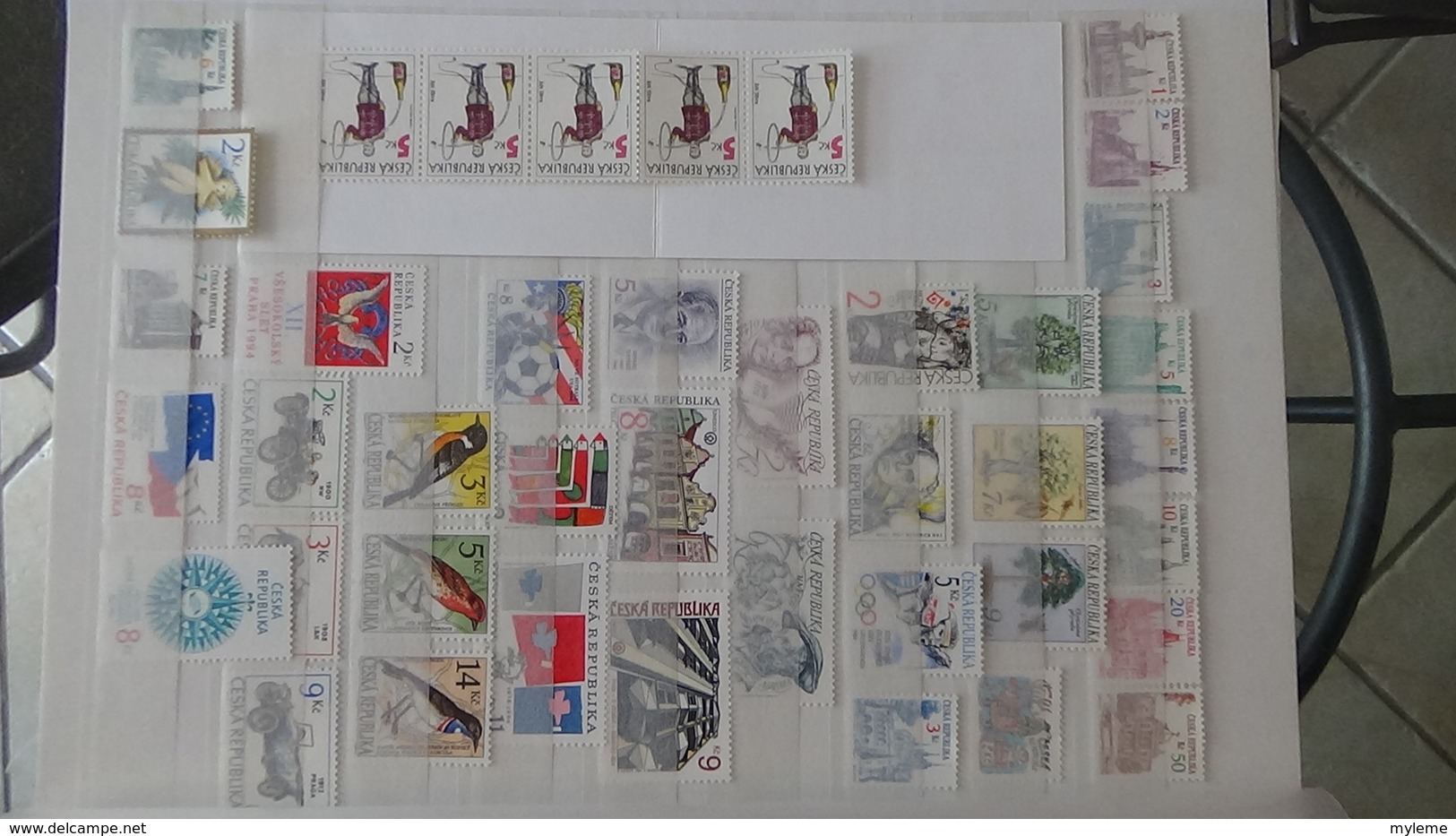 Très belle collection de timbres, blocs et carnets tout est ** de Tchecoslovaquie. Port offert à partir de 50E d'achats