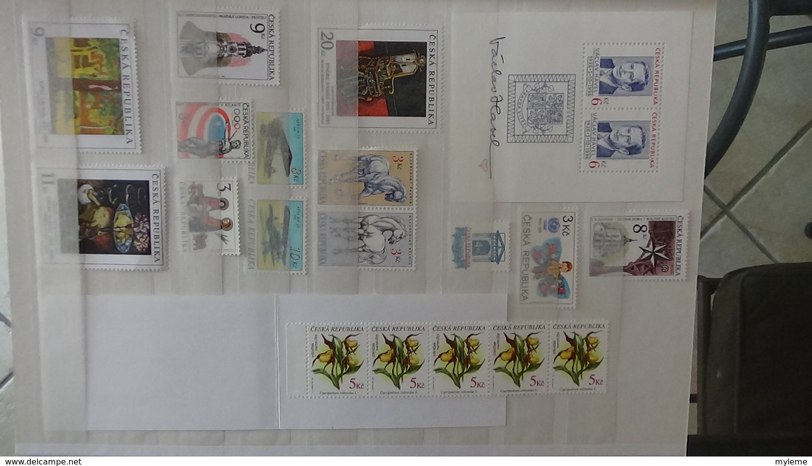 Très belle collection de timbres, blocs et carnets tout est ** de Tchecoslovaquie. Port offert à partir de 50E d'achats