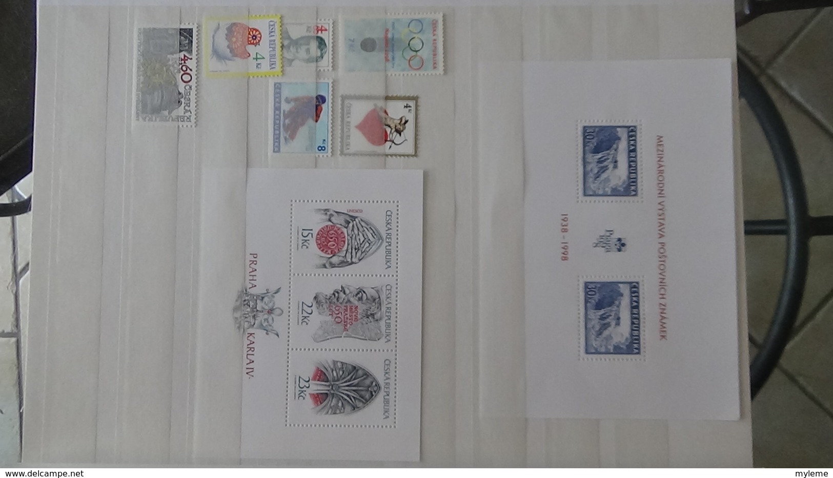 Très belle collection de timbres, blocs et carnets tout est ** de Tchecoslovaquie. Port offert à partir de 50E d'achats