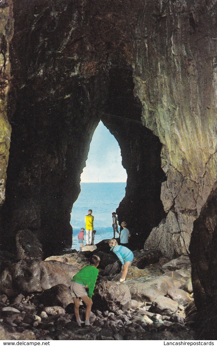 Postcard The Smugglers Cave Lydstep Haven Between Tenby And Manorbier Pembrokeshire My Ref  B12140 - Pembrokeshire