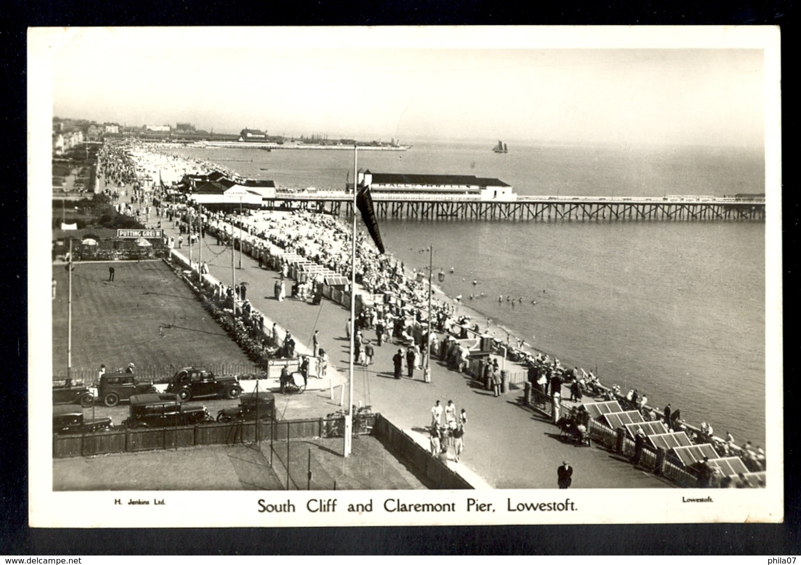 South Cliff And Claremont Pier, Lowestoft / Postcard Circulated, 2 Scans - Lowestoft