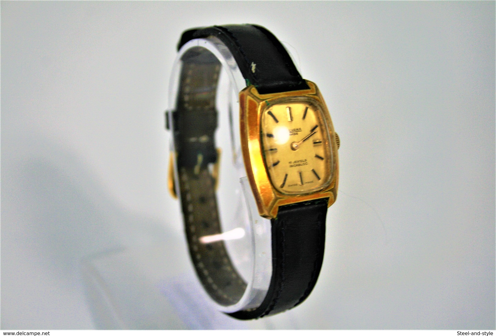 watches : SILVANA GOLD PLATED LADIES HAND WIND LIC BAND - original - 1960's - running - excelent condition