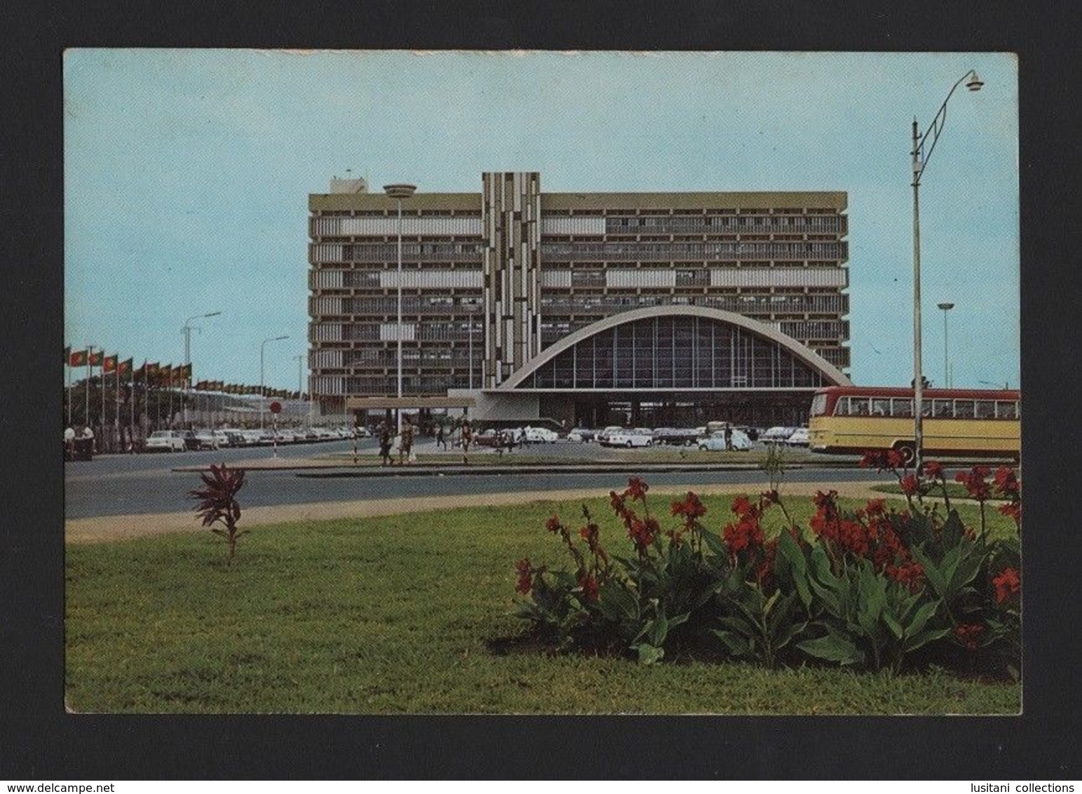 BEIRA RAILWAY STATION 1960 Years MOZAMBIQUE MOÇAMBIQUE BUS BUSES AFRICA Postcard - Mozambique