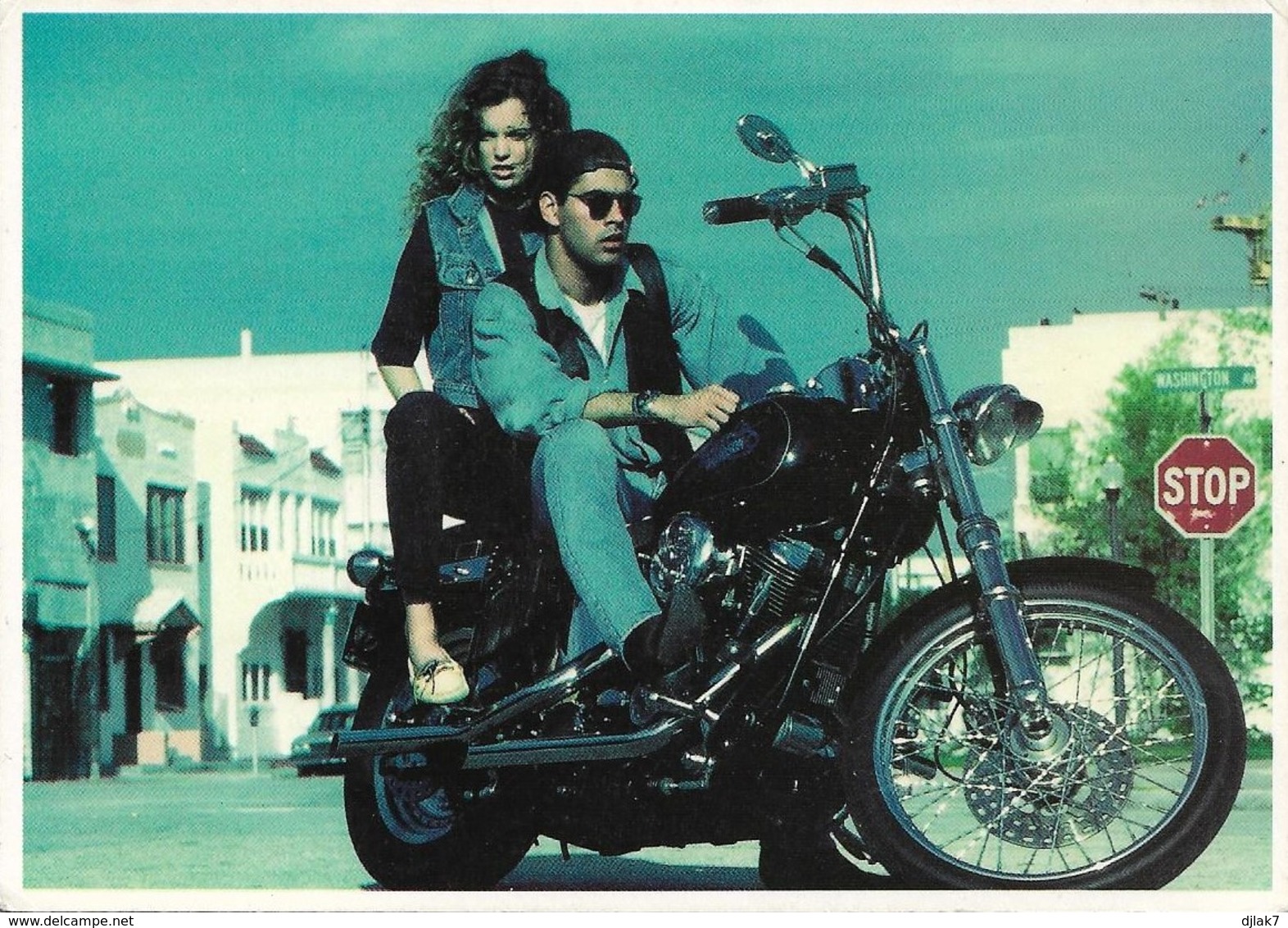 Couple Sur Moto Harley Davidson (2 Scans) - Motos