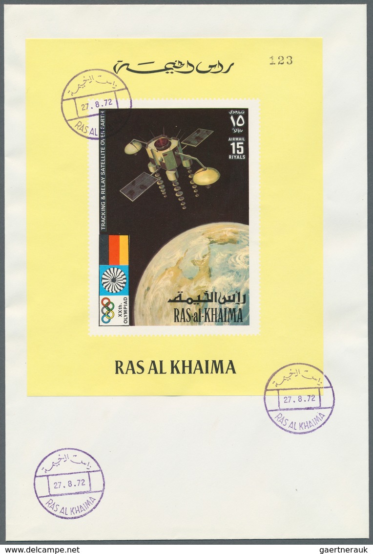 09662 Ras Al Khaima: 1972, 15r. "INTELSAT", Perf. And Imperf. Stamp Plus Two Different DE LUXE SHEETS (whi - Ras Al-Khaimah