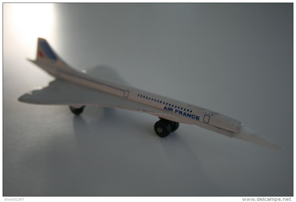 Matchbox Lesney SB23-A3 Supersonic Transport, Skybusters, Issued 1979, Scale : 1/64 - Matchbox