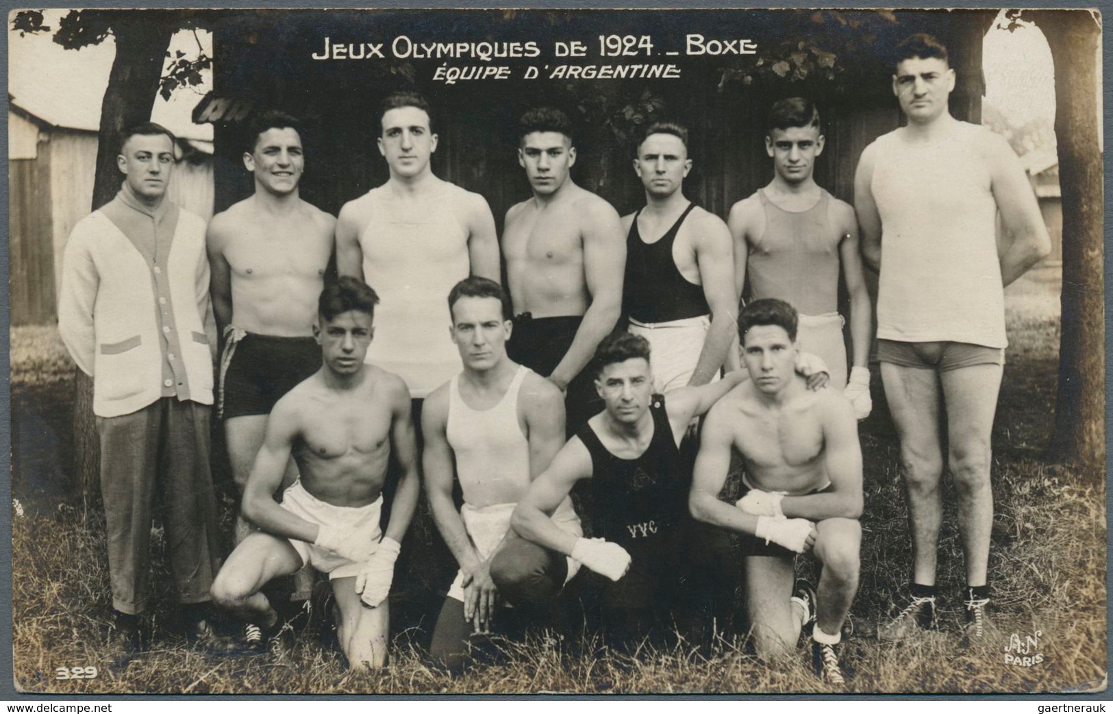 10912 Thematik: Sport-Boxen / sport-boxing: 1920/1930 (ca.), 11 verschiedene Fotokarten, meist frz. Boxer,