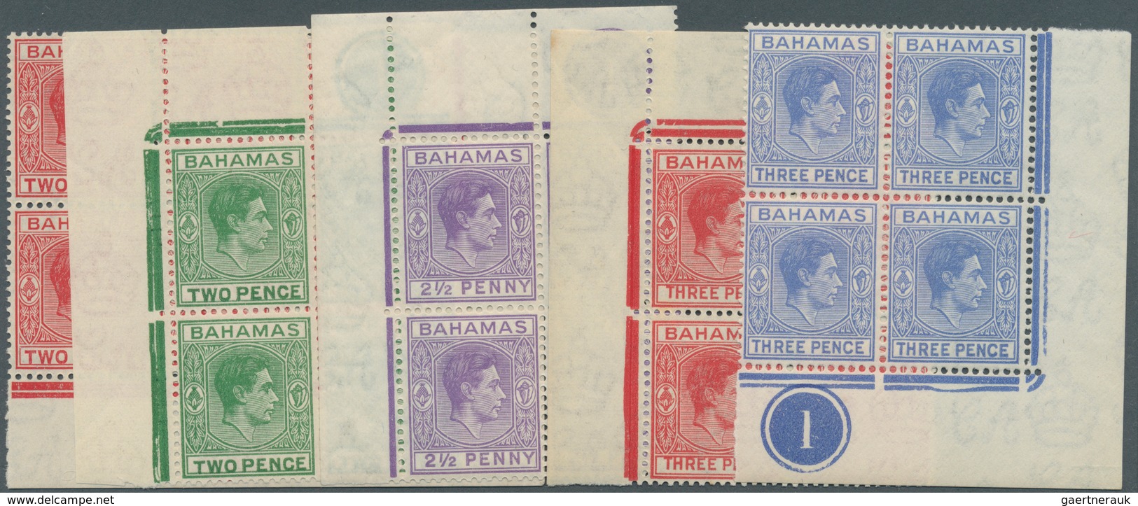 11702 Bahamas: 1938/1940, KGVI Definitives 12 Different Stamps Mostly In Corner Blocks Of Four Or Six (2½d - 1963-1973 Interne Autonomie