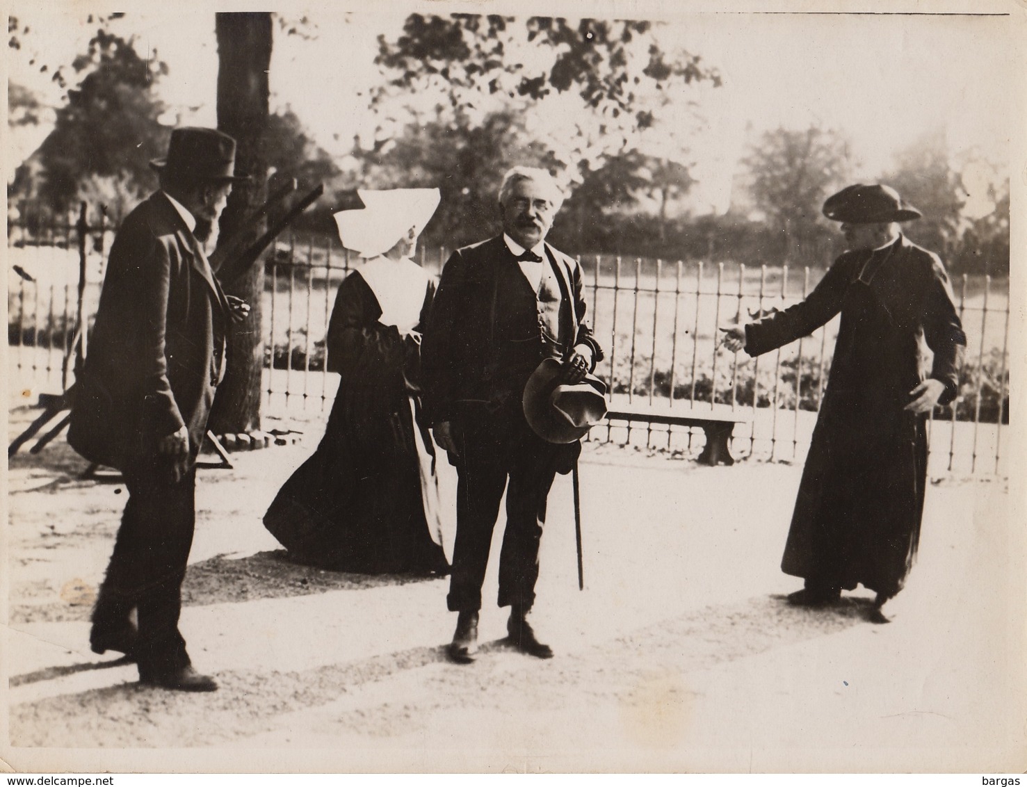 Photo Ancienne Président Millerand à Hazebrouck Avec L'abbé Lemire Et Steeg - War, Military