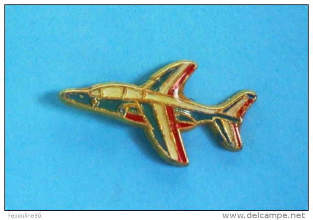 1 PIN'S //   ** ARMÉE DE L'AIR / ALPHA-JET / DE LA PATROUILLE DE FRANCE ** - Militaria