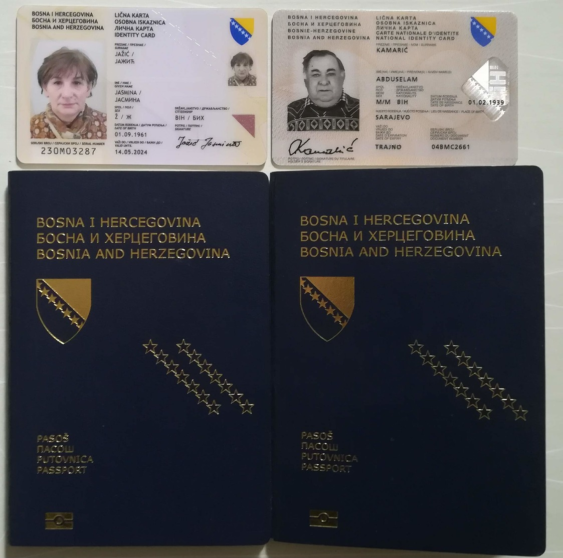 PASSPORT AND IDENTITY CARD BOSNIA AND HERZEGOVINA 4 PCS - Documenti Storici